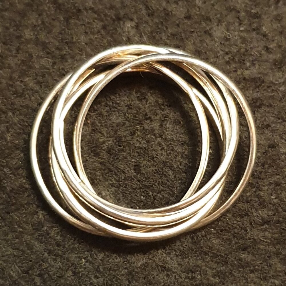 Elegant Vintage 925 Sterling Silver Interlocking 5-Band Ring – Size 9.5 – 5.75g